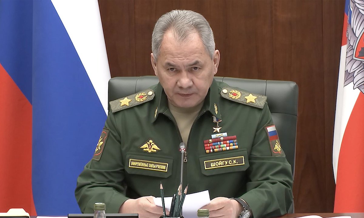 俄羅斯國防部長紹伊古（Sergei Shoigu）近日視察參與「烏克蘭特殊行動」的俄軍部隊。 圖：截自推特@Magnifyingglas（資料照）