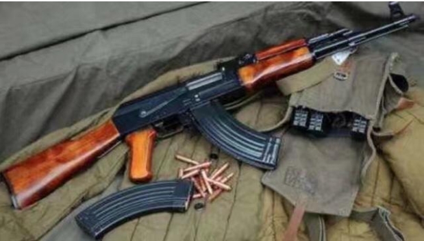 被譽為槍王之王的俄製AK47步槍。 圖 : 翻攝自KKNews