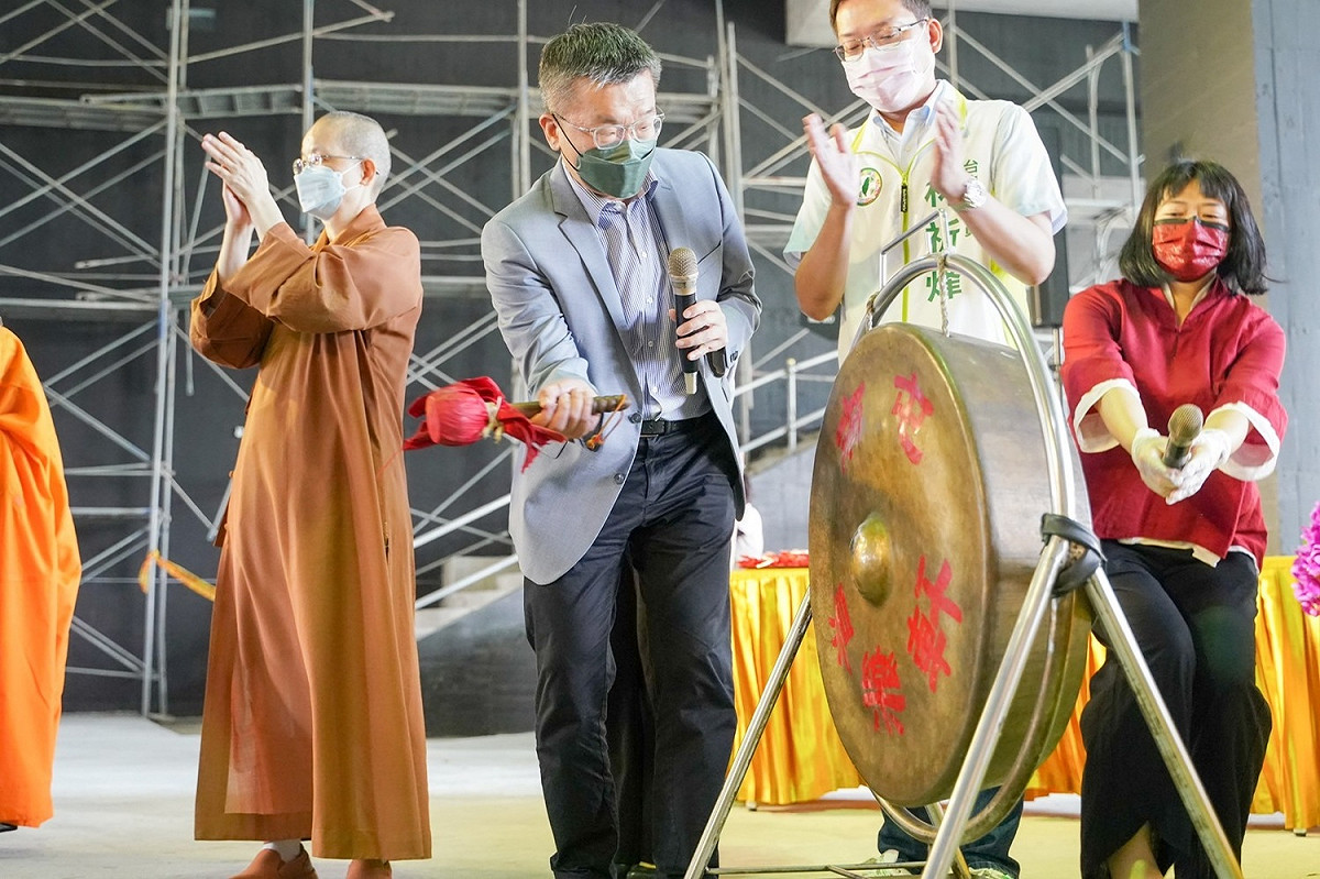 蔡其昌出席惠中寺佛誕節暨孝親報恩活動。 蔡其昌辦公室/提供
