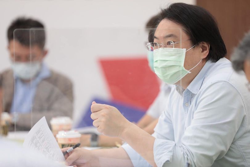 基隆市長林右昌喊話中央，快篩實名制不能搞齊頭式平等。 圖:翻攝自林右昌臉書