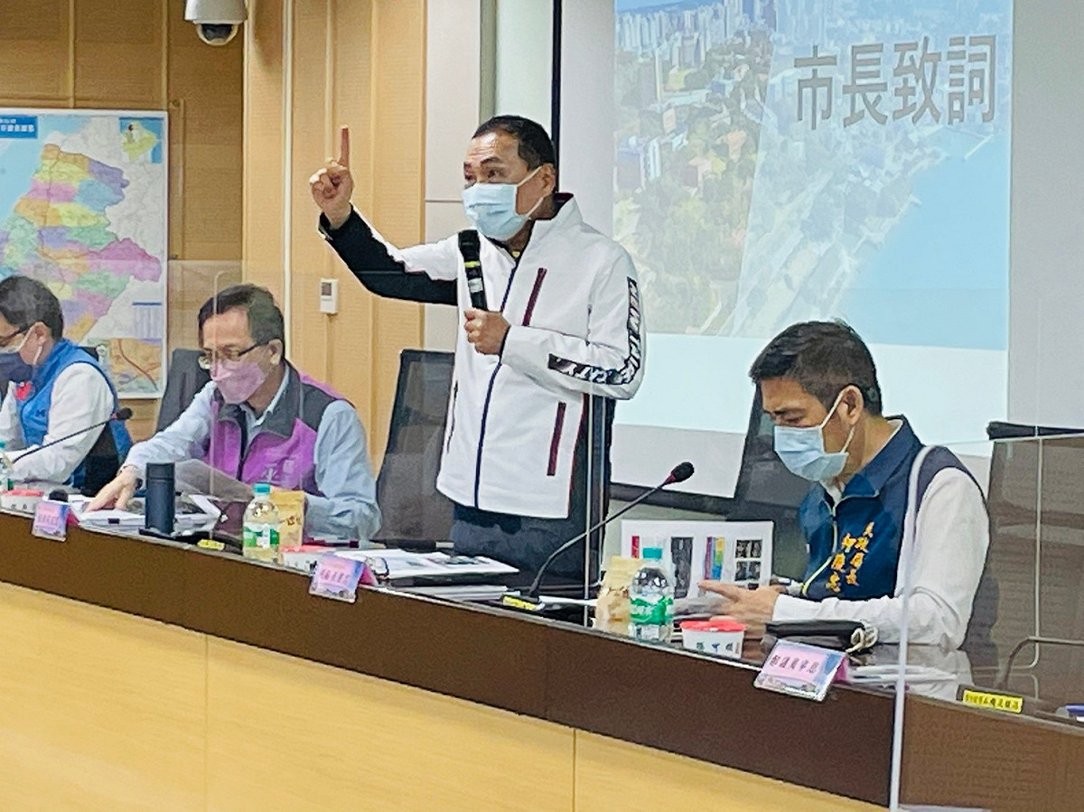 侯友宜參加淡水行動治理。 圖：新北市民政局提供