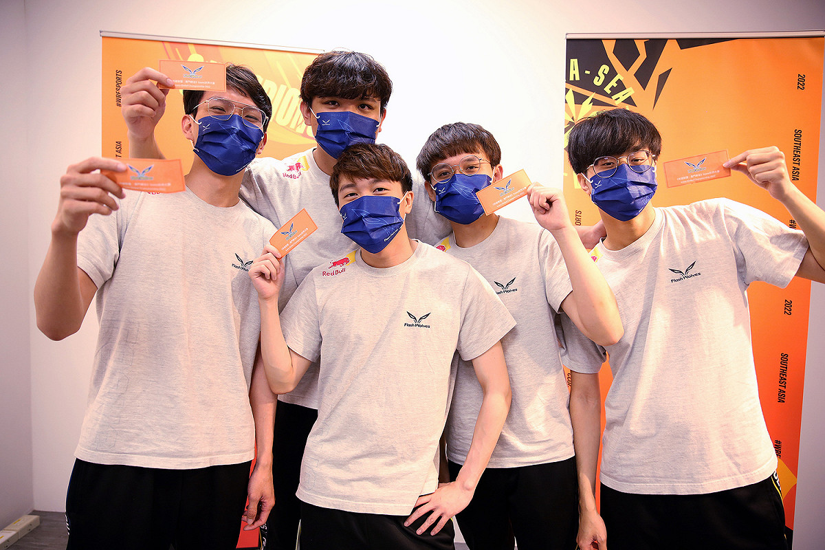 選手順利拿下世界賽門票開心合影 圖：閃電狼/提供