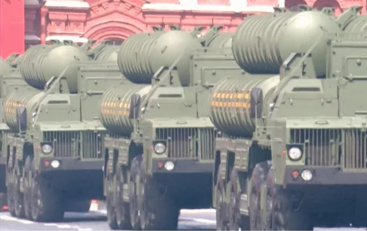 俄國勝利日紅場閱兵，俄軍S-400飛彈。 圖 : 翻攝自新華社直播