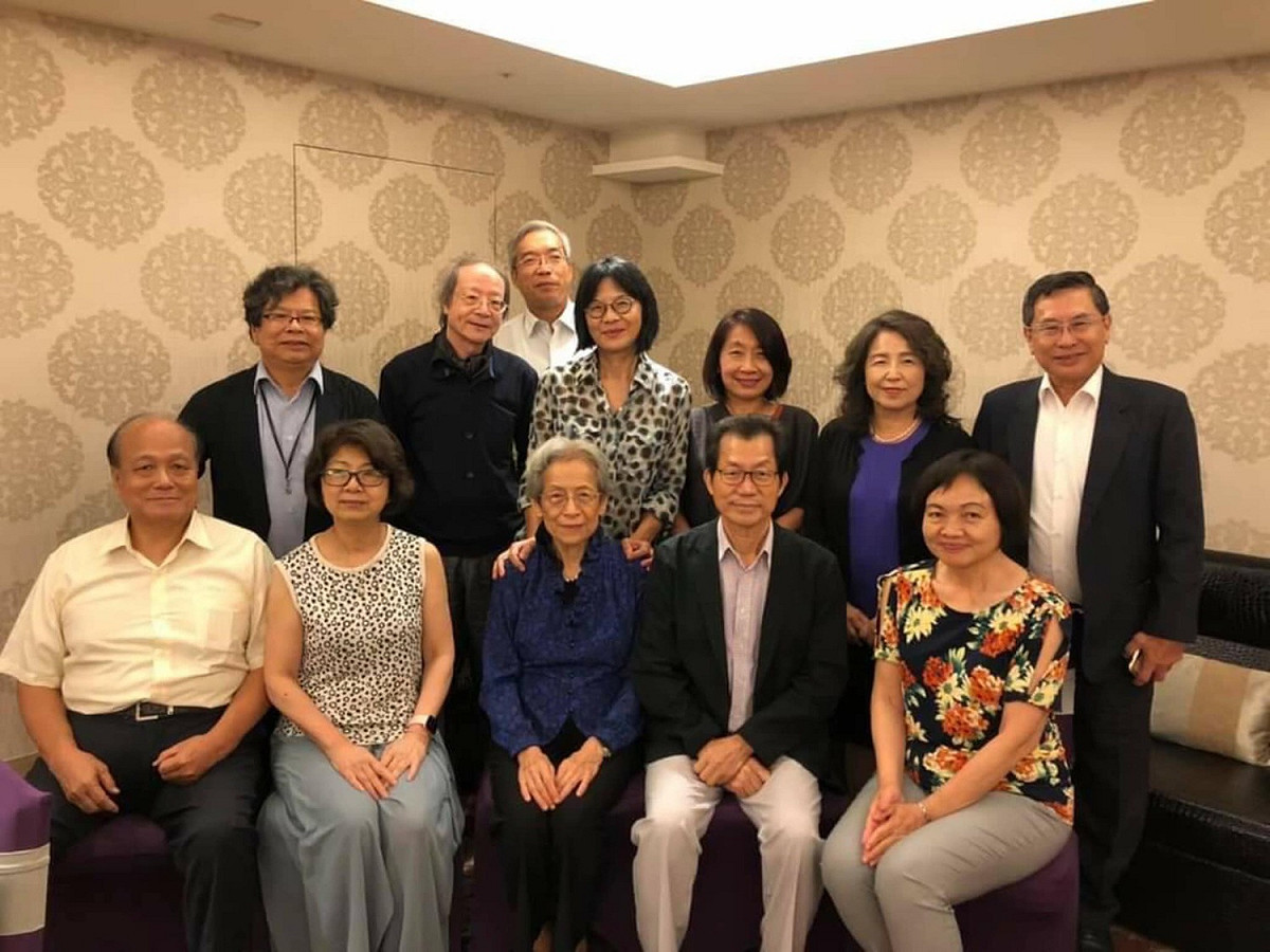 謝金河上傳舊照緬懷李應元。 圖：翻攝自謝金河 臉書