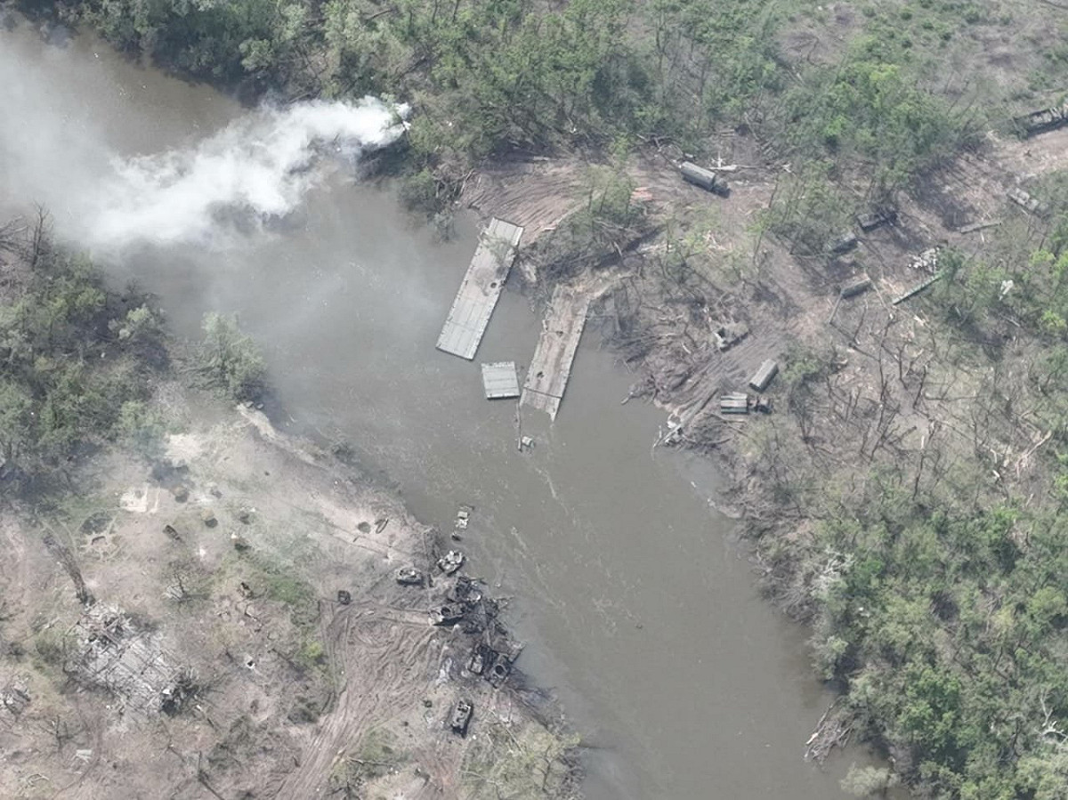烏軍炸毀了比洛霍里夫卡（Bilohorivka）村附近的兩座浮橋。 圖：翻攝自@UAWeapons推特