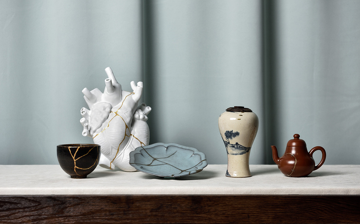 新北市坪林茶業博物館津甘馧特展中，介紹難得一見的「鋦瓷」及「金繕」修復工藝。