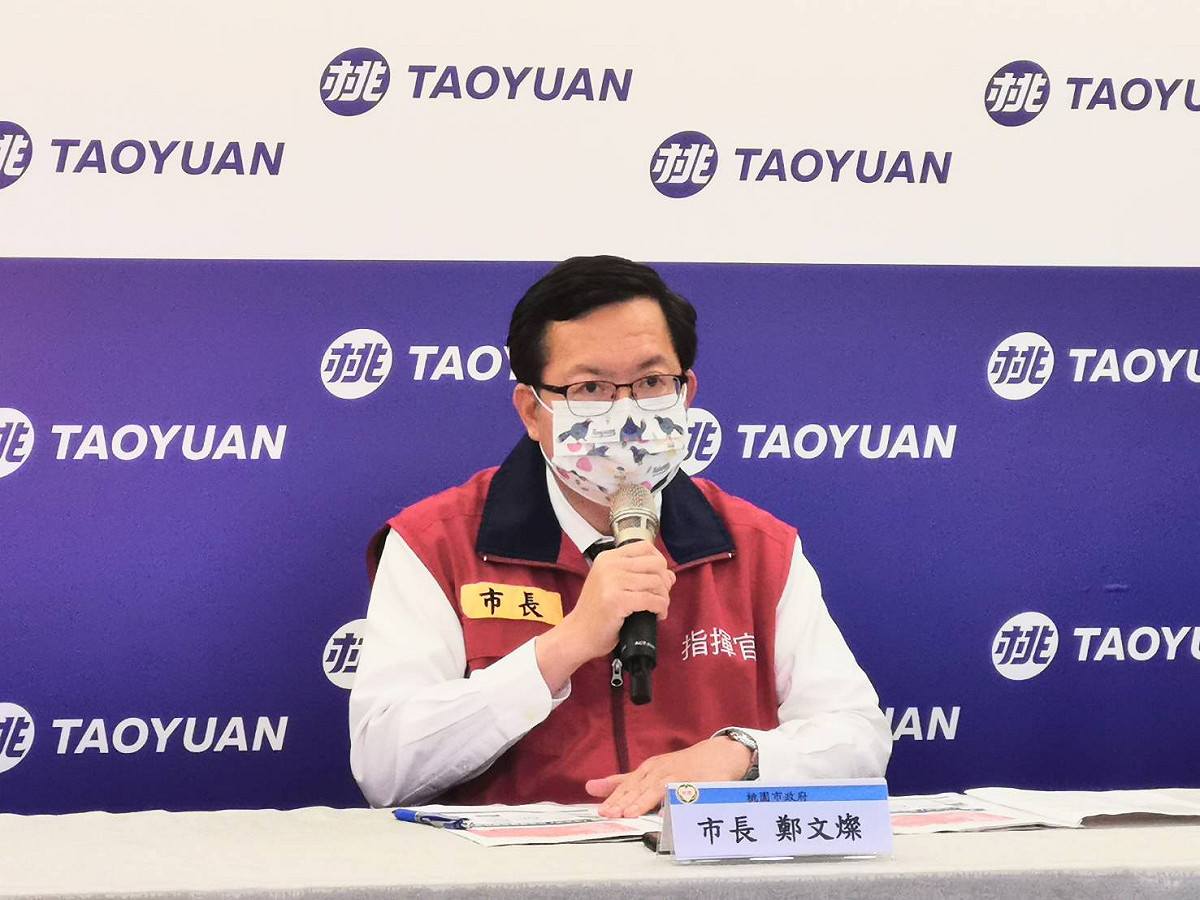 桃園市長鄭文燦宣布，全市９處社區採檢站下週二起同步實施三合一綠色通道服務，６歲以下幼童及６５歲以上長者可優先採檢。 圖：桃園市政府／提供