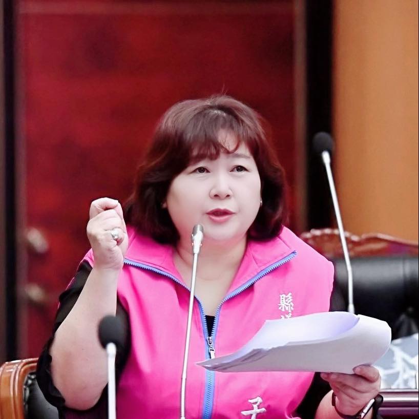 花蓮縣議員徐子芳確診，稱目前感覺肌肉酸痛、有點頭暈、咳嗽及喉嚨痛，沒有發燒。 圖：翻攝自徐子芳臉書