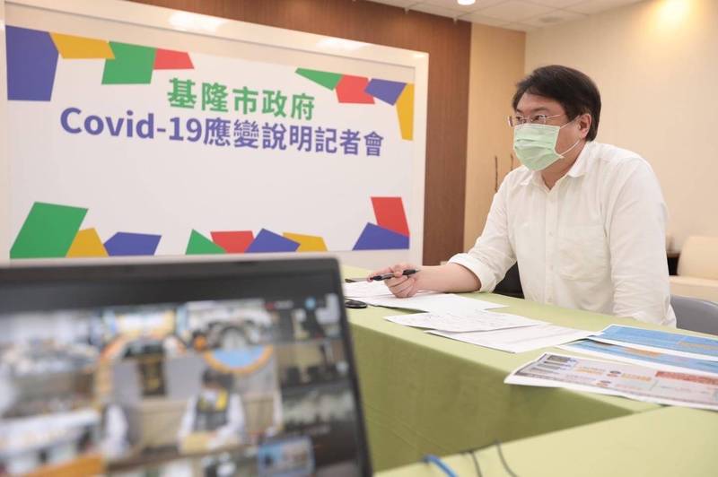 基隆市長林右昌表示，基隆市今 ( 15 ) 日新增 2,122 例確診。 圖：翻攝自林右昌臉書