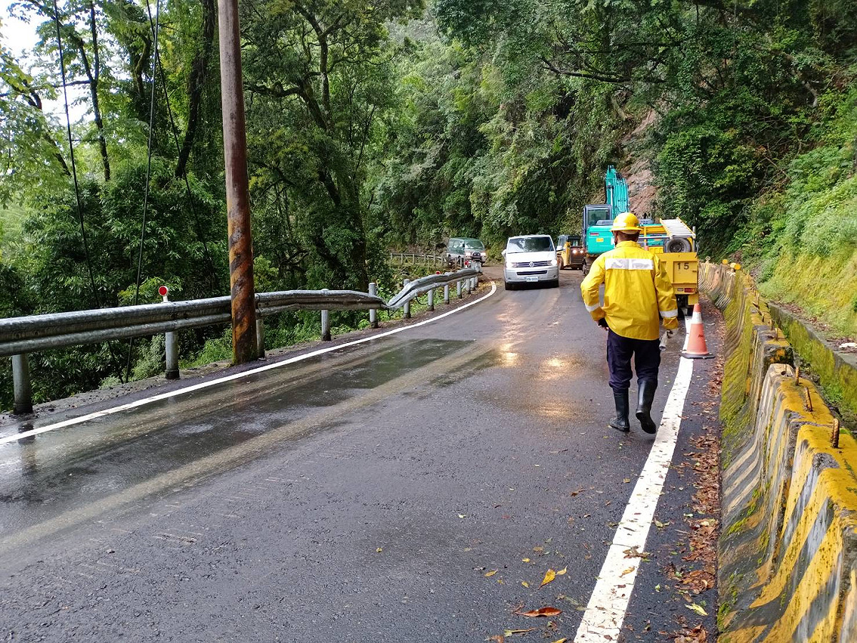 受到梅雨鋒面影響，公路總局表示，目前有2處公路預警封閉、災阻（台8線資料照）。 圖：交通部公路總局／提供