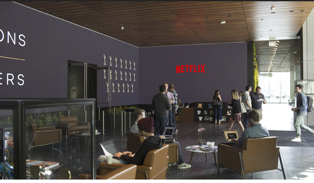 Netflix上週五向線上雜誌Deadline證實，日前正在開發直播節目的計劃。確切正式上線的時間還沒確定。(圖為Netflix總部) 圖：取自Netflix官方部落格