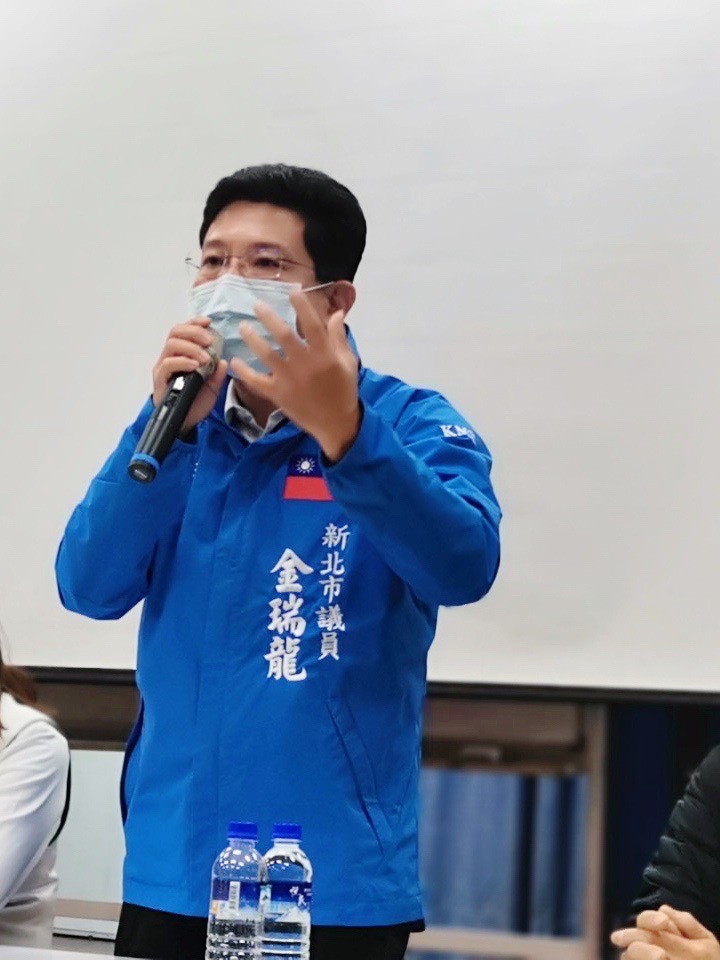 新北市議員金瑞龍籲中央勿限於黨政之別，必須盡速協助新北市補足醫護人力，提升全國人口最多的城市醫護量能。 圖：金瑞龍辦公室提供