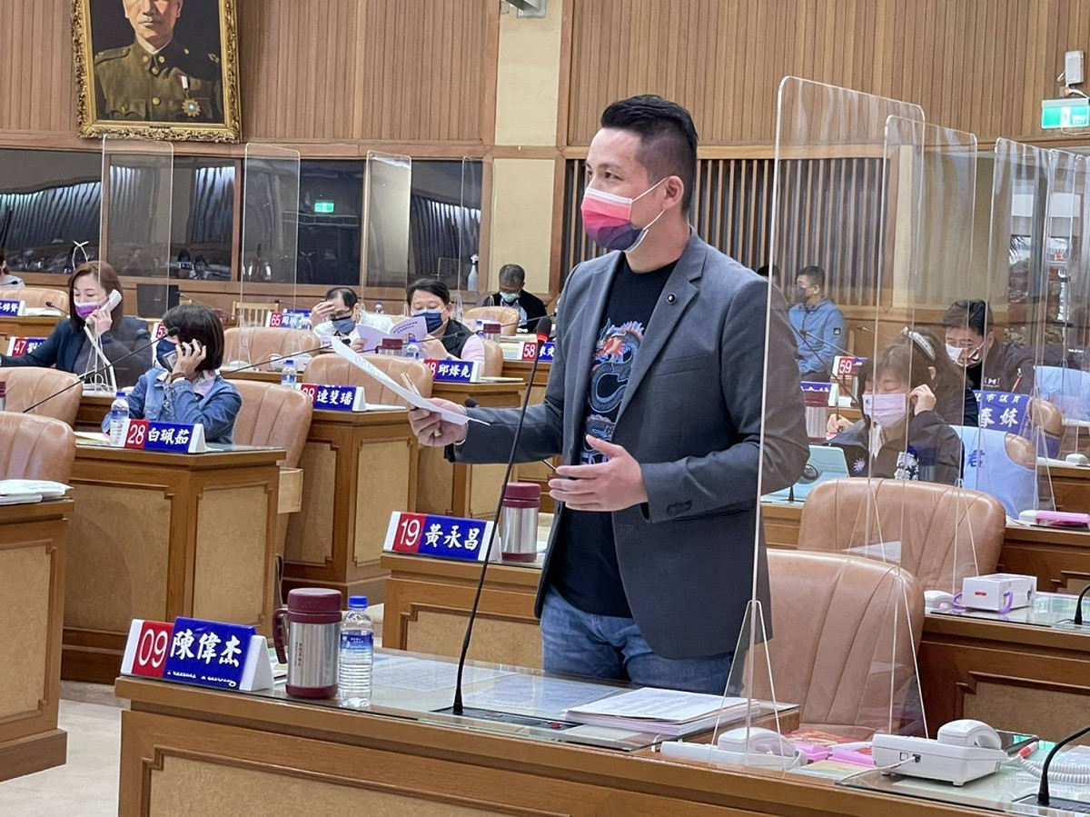 陳偉杰表示，如今中央依舊在以「類」防疫，也只是想安撫民怨，降低民眾不滿而已。 圖：陳偉杰辦公室提供
