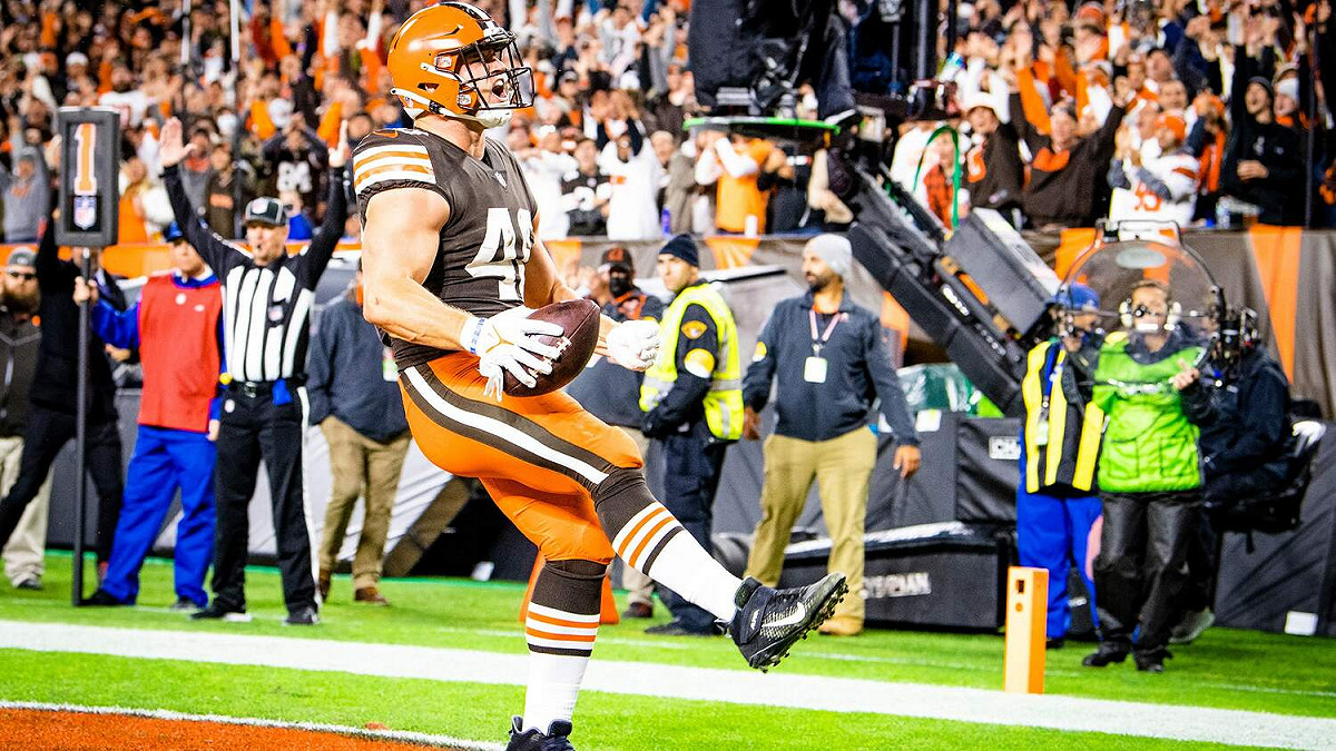 Johnny Stanton效力於NFL克理夫蘭布朗隊。 圖：翻攝自克理夫蘭布朗隊 官網