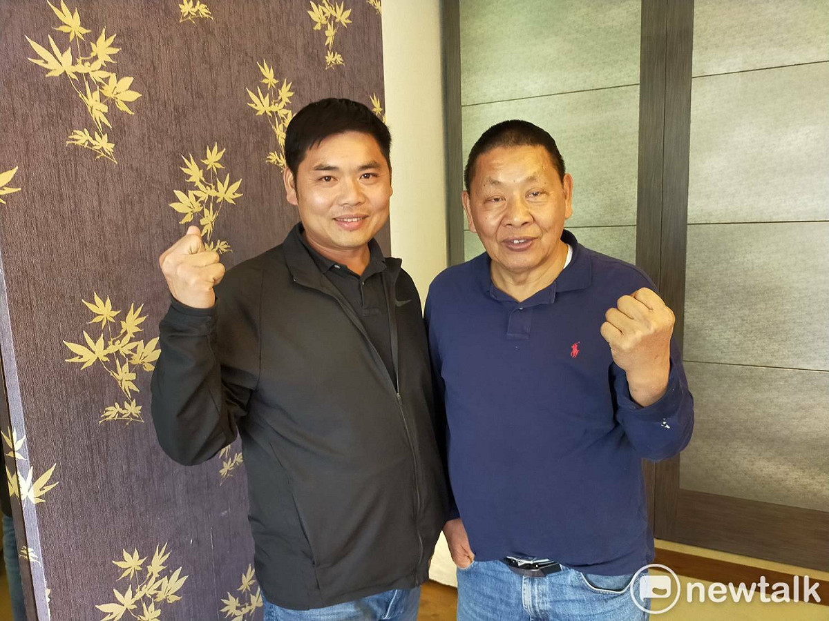 李文傑（左）接棒父親李榮鴻，參選台中市議員。