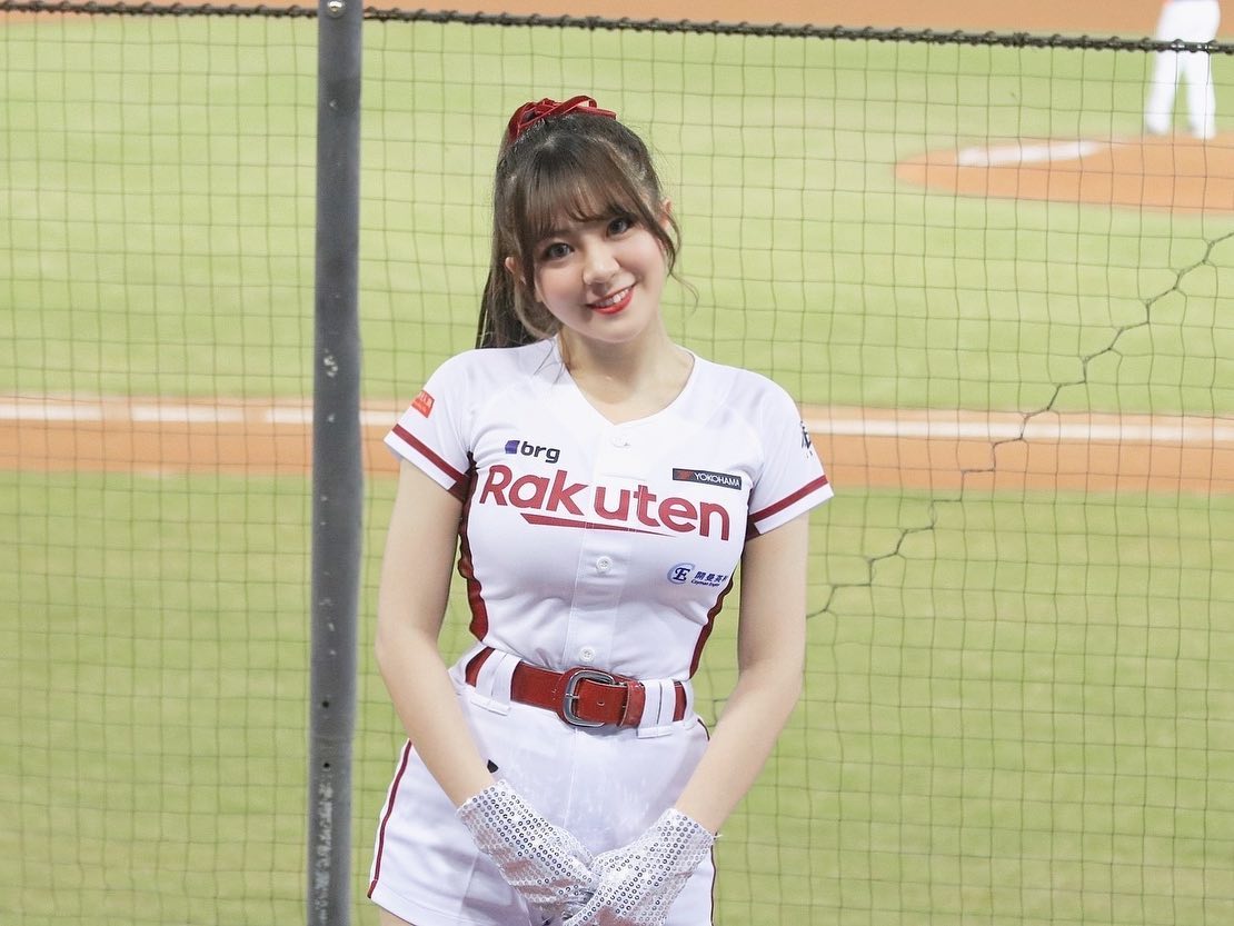 Rakuten Girls「熊霓」。 圖：翻攝自熊霓IG(@michelle02_14)