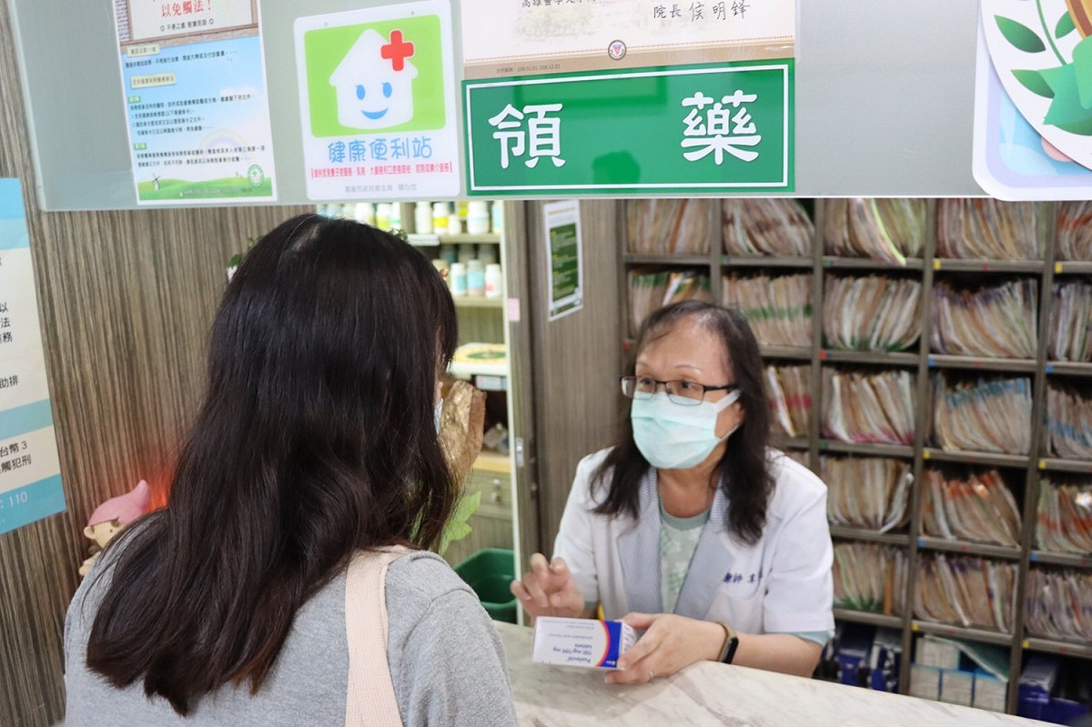 快篩、看診到領藥一次完成。 圖：高雄市衛生局提供