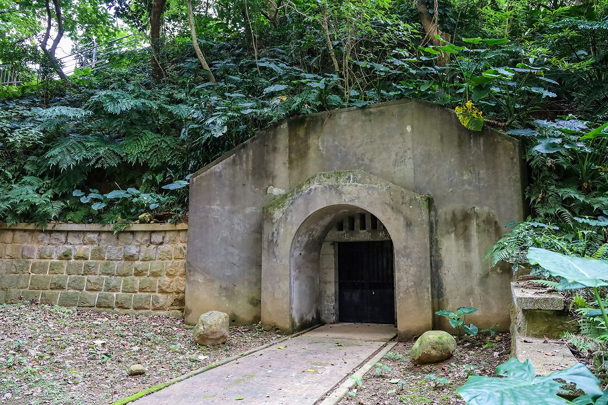市定古蹟海山神社殘跡。