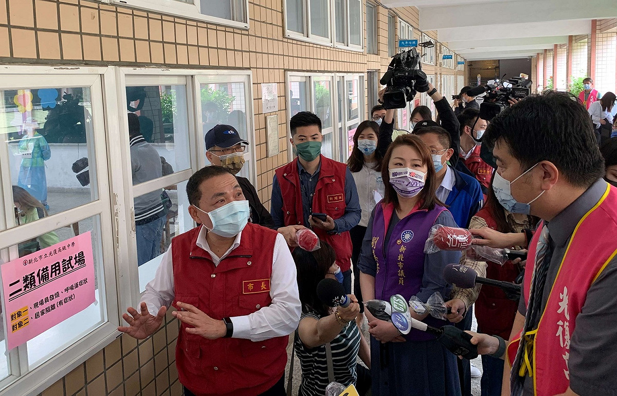透過實際演練將防疫做到滴水不漏，讓考生安心應試。 圖：新北市教育局提供