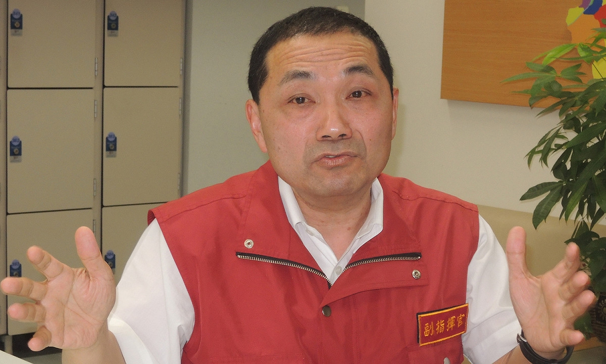 新北市副市長侯友宜8日下午表示，炸彈的構造相當簡單粗糙，初判松山車站爆炸的意外，不是一個有計畫性、策略性的恐怖攻擊。 圖：陳冠廷/攝