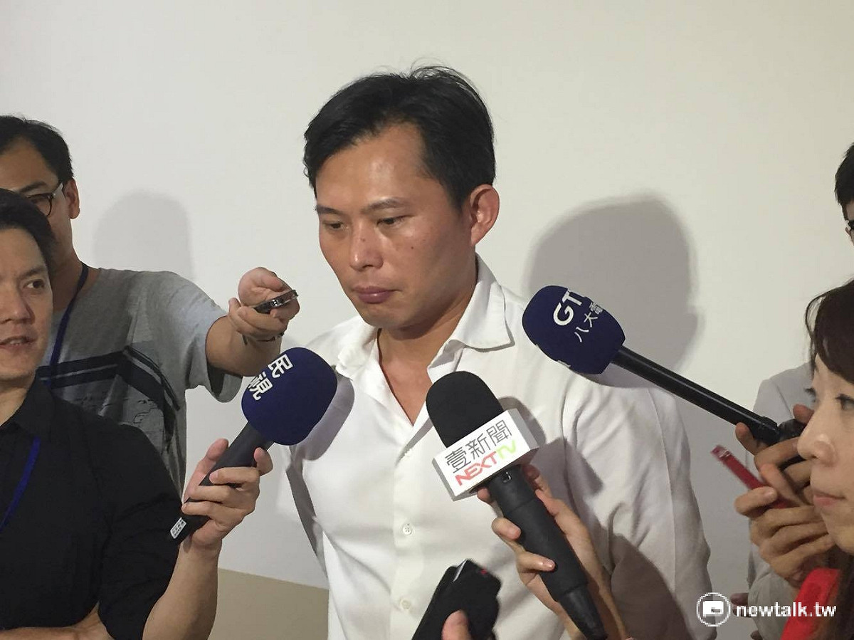 針對總統蔡英文將提名的新任司法院正副院長人選，時代力量立委黃國昌表示，對於副院長林錦芳的人事任命，「我個人是萬萬無法接受」。 圖：鄭佑漢/攝