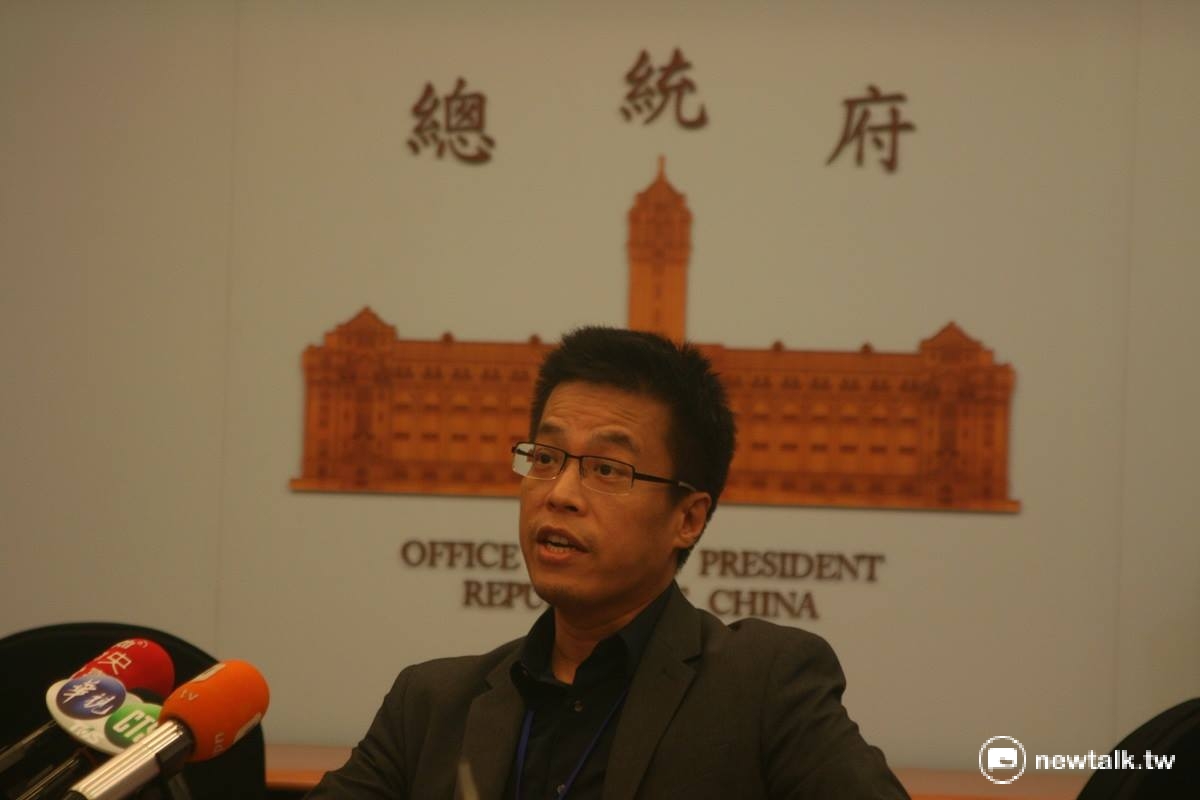 總統府發言人黃重諺11日表示，政府對包括太平島在內的南海諸島的主權立場非常堅定。 圖：李蘇竣/攝