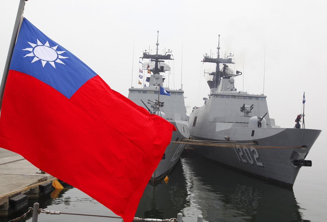 原訂於14日出航的海軍康定級艦艇，將提前一天於明天（13日）出發，赴南海執行巡弋任務。 圖：達志影像/路透社資料照片