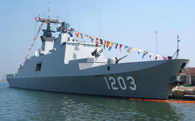 康定級艦的最大特色，是它匿蹤化的艦體設計，擁有2萬匹馬力，以12節巡航速率可航行7000海浬。 圖：翻攝中華民國海軍官網