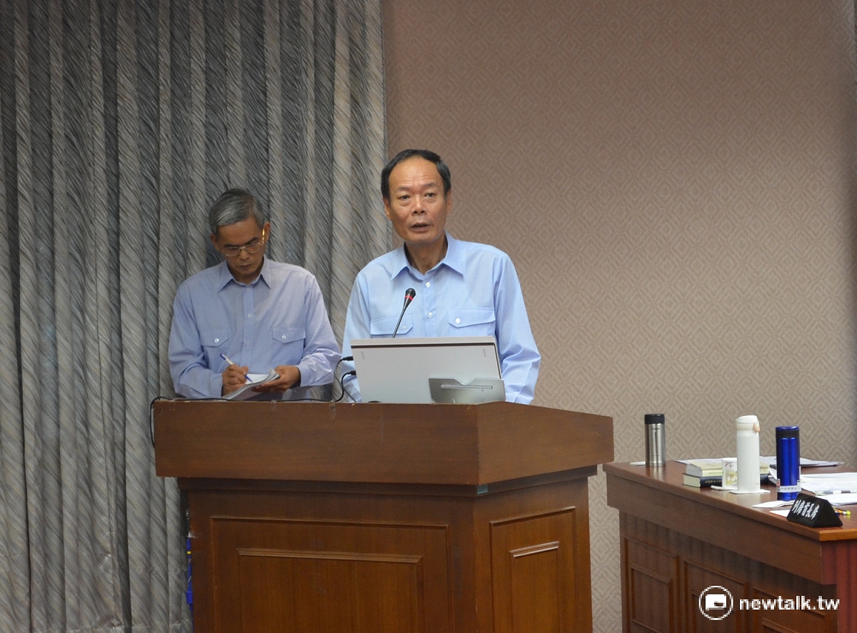 海巡署長李仲威13日表示，雖然太平島遭仲裁降格為礁，但護漁工作不會減弱。 圖：柯昱安/攝