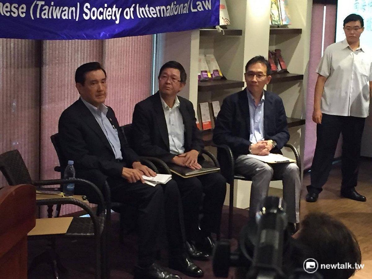 針對南海仲裁結果爭議，前總統馬英九14日受訪表示：「蔡英文總統若是登上太平島，對台灣主張南海主權是正面的。」 圖：鄭佑漢/攝