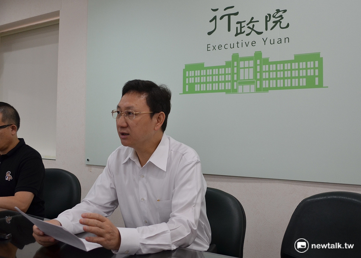 行政院發言人童振源18日表示，前總統陳水扁及馬英九都登上過太平島，相信這樣的宣示，國際已能了解。 圖：柯昱安/攝