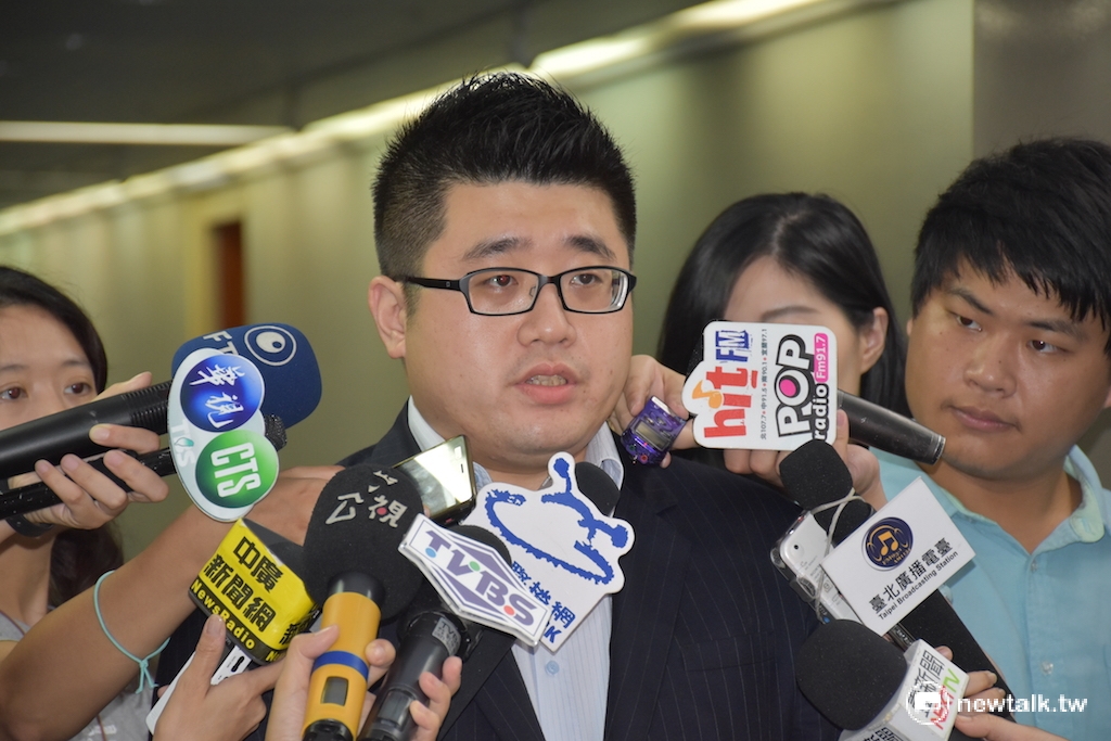 外傳北市文化局長謝佩霓請辭一事，北市府發言人林鶴明18日表示，目前文化局業務仍持續進行中，對於人事問題，市府目前不予評論，未來將在適當時間對外說明。 圖：新頭殼資料照片
