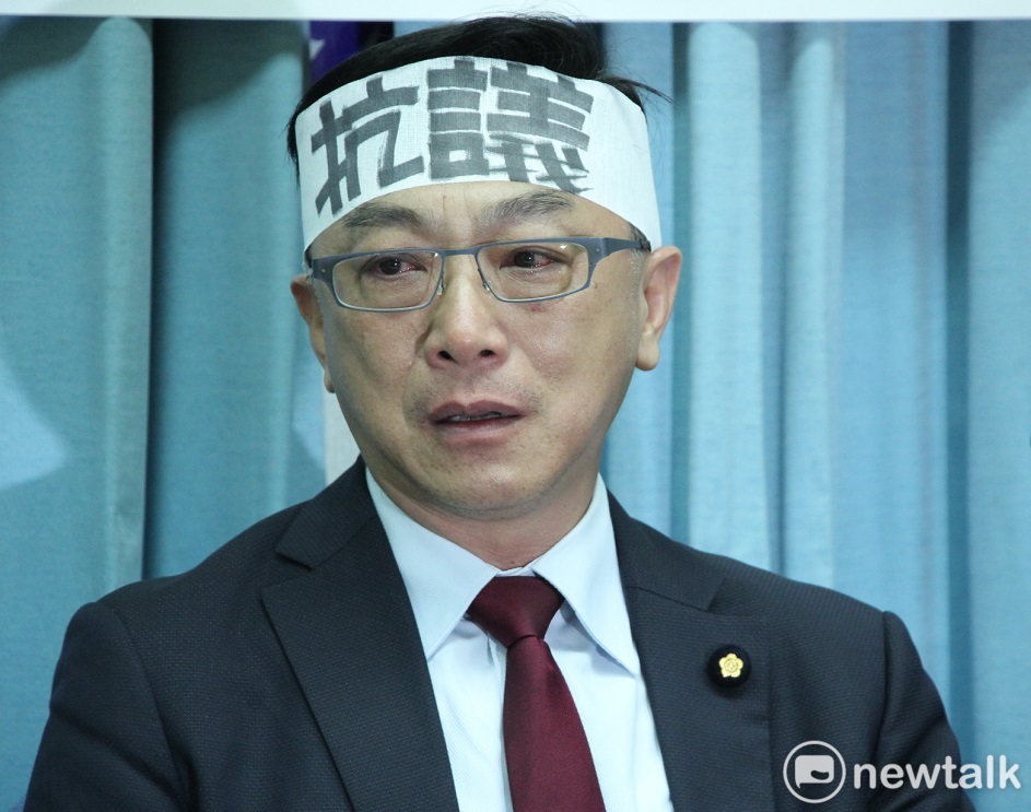 針對高雄太平商場拆遷爭議，國民黨立委陳宜民18日召開記者會，「若陳菊要強拆太平商場，有朝一日就拆高雄市政府」。 圖：林湘芸/攝