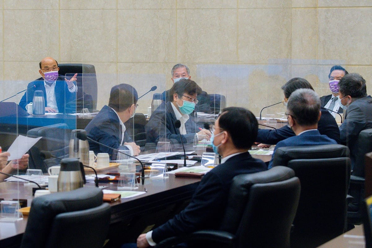 行政院長蘇貞昌23日上午主持擴大防疫會議 圖：行政院提供