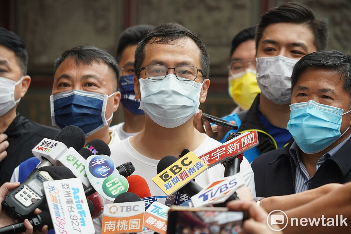 羅智強認為張善政有智慧解決所有問題，「祝福張院長」。 圖：林昀真/攝(資料照)