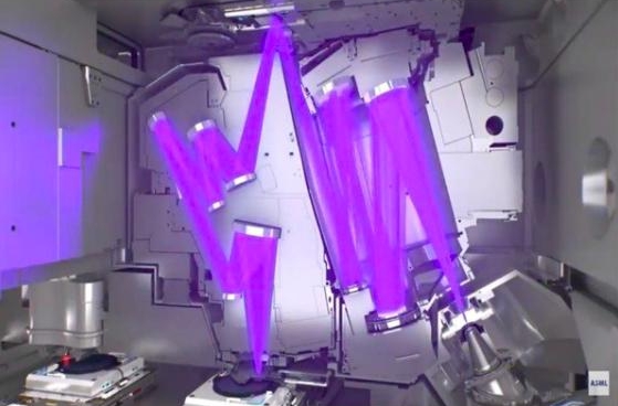 荷蘭晶片設備製造商、光刻機巨頭艾斯摩爾公司（ASML Holding）是目前世界上唯一使用極紫外光刻機製造商。目前中國仍無此技術。 圖 : 翻攝自ASML