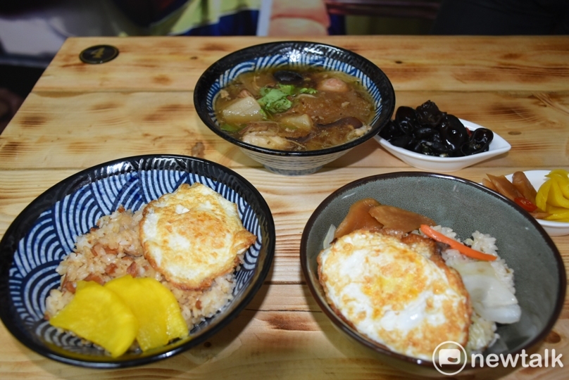 凌煙文學廚房主打的古早味菜尾、高麗菜飯與蒜頭飯。 圖：孫家銘攝