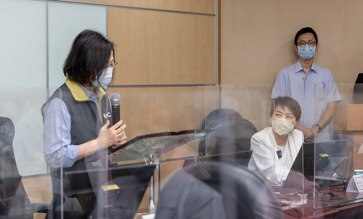 總蓊統蔡英文24日在台北市副市長黃珊珊陪同下視察台北榮總 圖：總統府提供