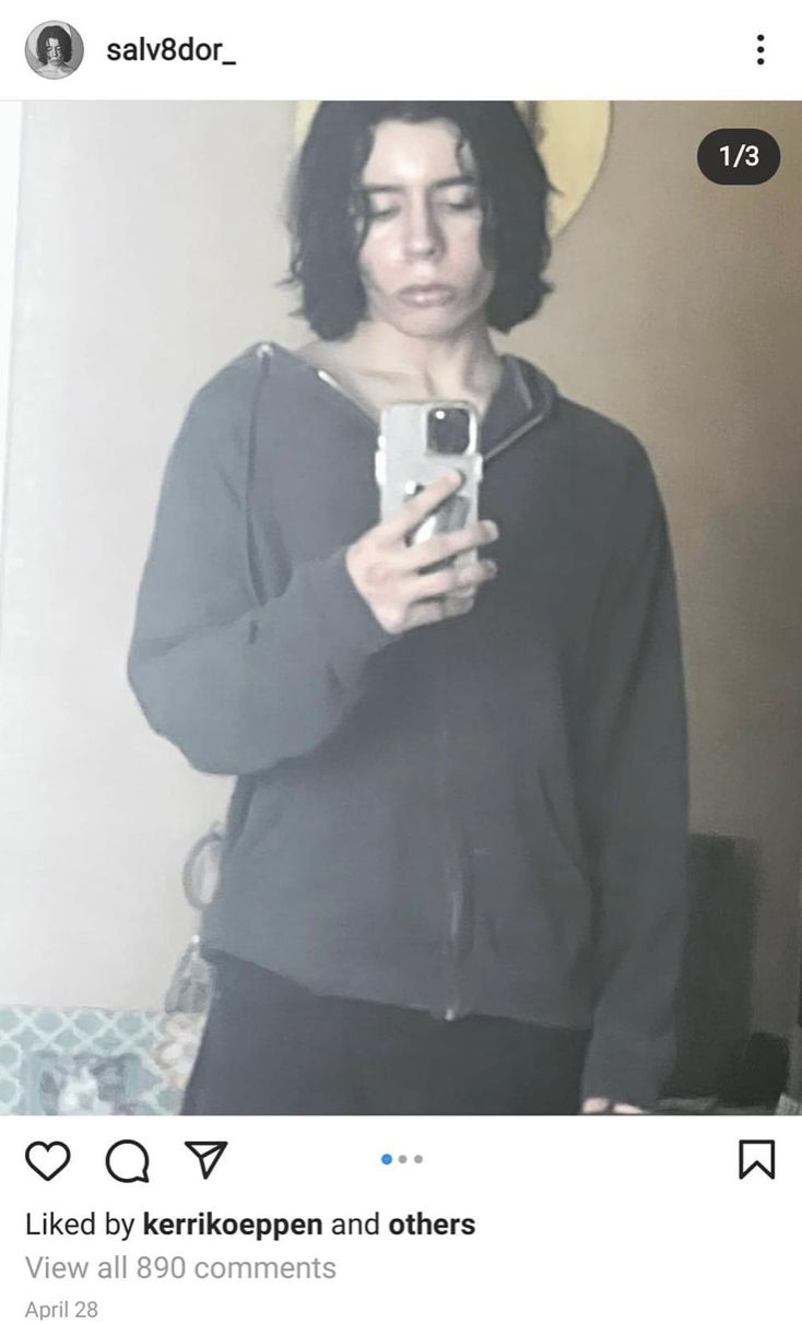 槍擊案兇嫌拉莫斯的自拍照片曝光，目前他的IG帳號已被封鎖。 圖：翻攝推特