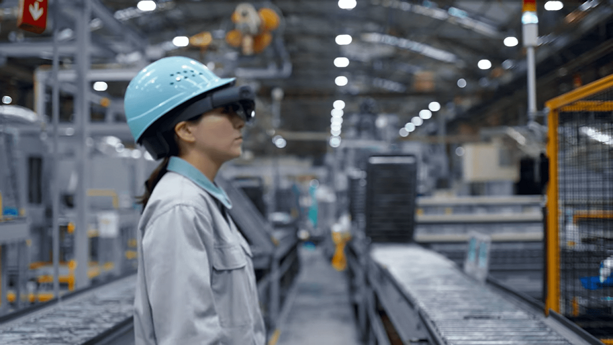 微軟宣布，將針對商業、工業環境，各自推出「Mesh for Teams」、「Industrial metaverse solutions」等兩項與元宇宙有關的服務。 圖：翻攝自Microsoft Youtube