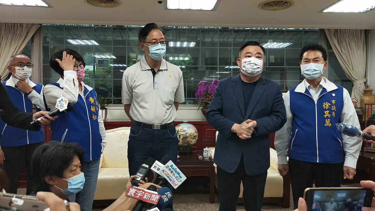 邱奕勝表示張善政是國家資產，「我會支持他」。 圖：林昀真 / 攝