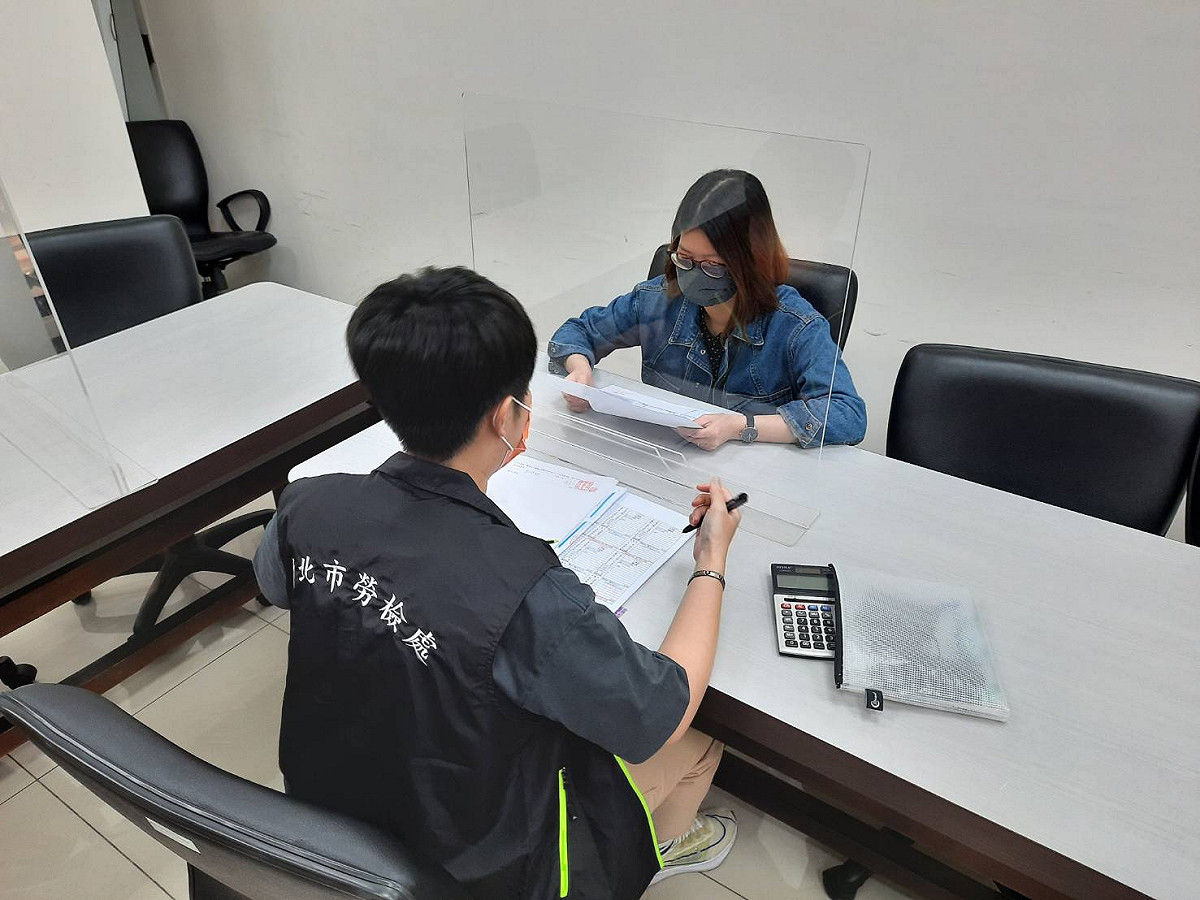 陳瑞嘉提醒，端午節雇主應依法給假並給薪。 圖：新北市勞檢處提供