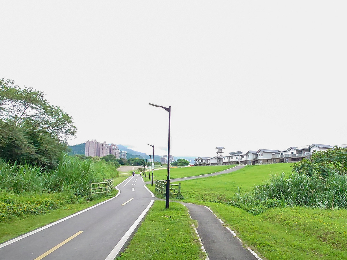 新店溪左岸自行車道溪洲部落段。 圖：新北市水利局提供