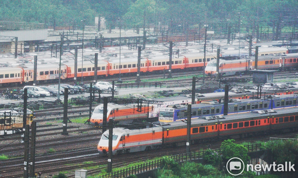 立法院今日三讀通過台鐵公司化條例（圖為台鐵七堵調車場）。 圖：張良一/攝
