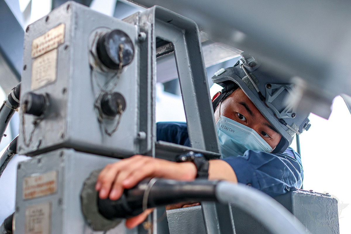 海軍淡江軍艦實施射擊前檢查。 圖：國防部提供