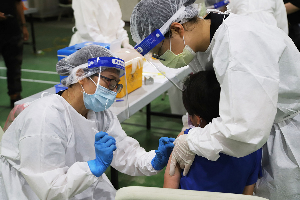 嘉義縣25日接種第一波兒童疫苗，今（28）日12鄉鎮市開打兒童BNT。 圖：嘉義縣政府/提供（資料照）