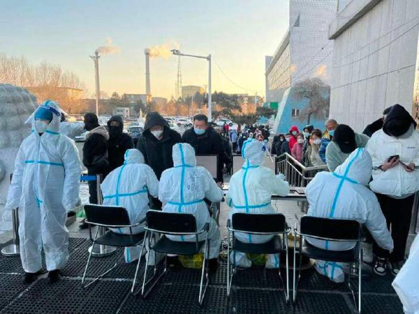 中國疾控局指出，吉林近期出現本土病例，且感染來源不明確，疫情有自抵邊地區逐漸向內陸地區擴散趨勢，已出現外溢。 圖：截自微博