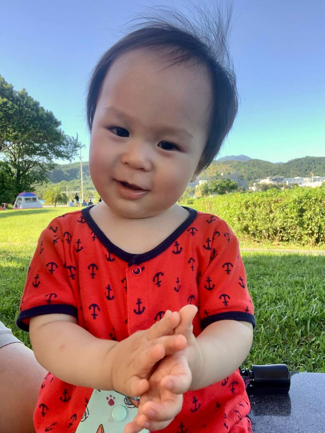 新北中和2歲童恩恩，確診後不幸於4/19日過世，恩恩的父親昨晚在臉書上發文淚訴認為就醫過程延誤。 圖：翻攝自當事人 臉書專頁