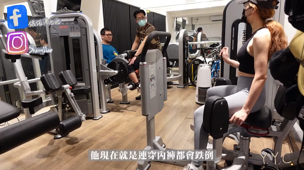 依依生日當天陪納豆做復健。 圖：翻攝自YouTube/Y.Y.C 陳依依