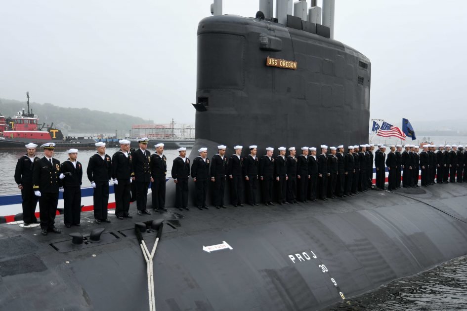 美國海軍第20艘「維吉尼亞級」核動力攻擊潛艦「奧勒岡號(SSN-793)」28日在康乃狄克州新倫敦潛艦基地正式成軍服役。 圖：翻攝US Navy